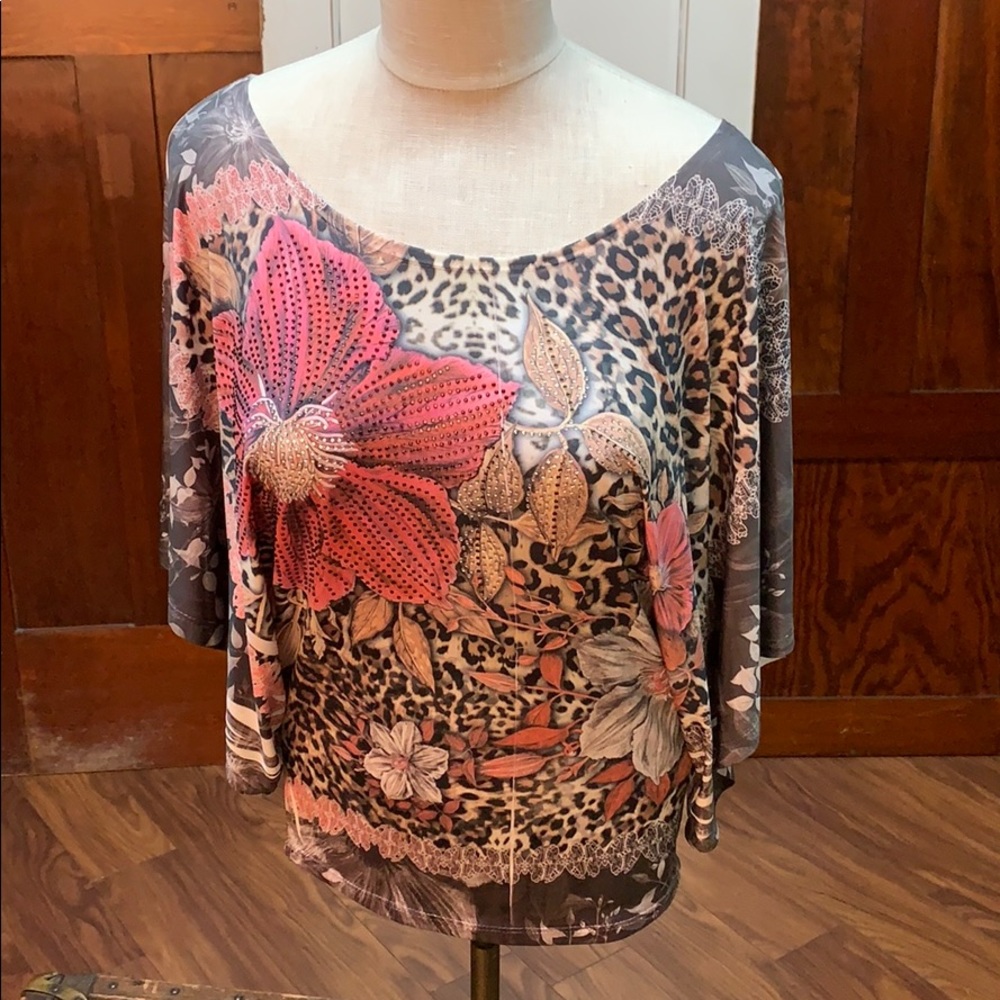 NWT - Love-T colorful blouse Size Small